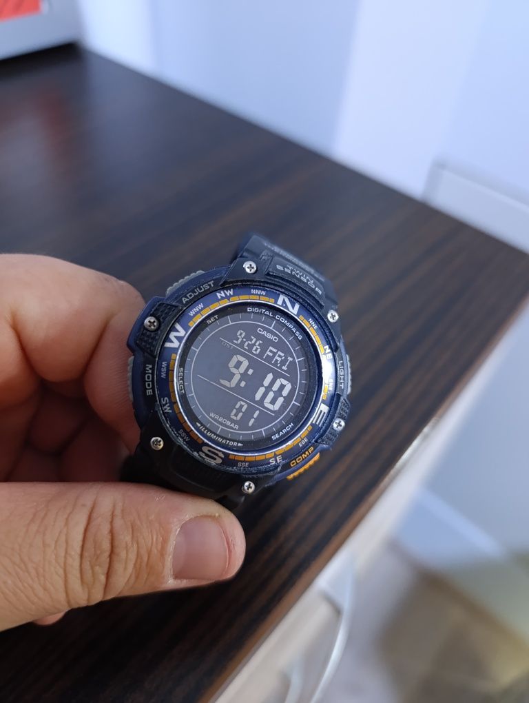 Часовник casio swg 100