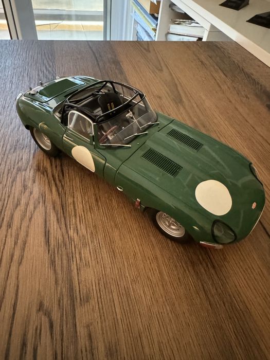 Macheta Autoart Jaguar E-type Lightweight 1:18