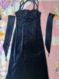 Чёрное платье велюровое 42-44р