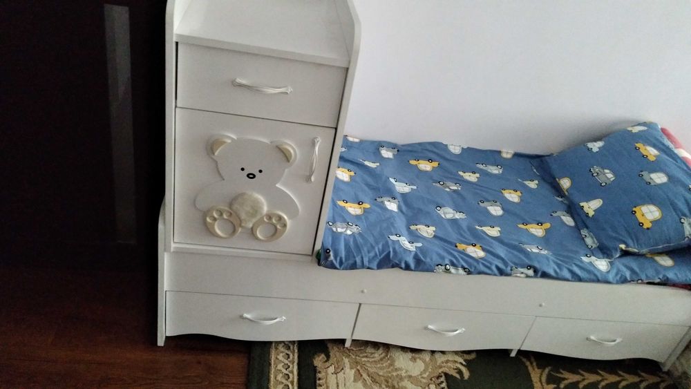 Детская кроватка