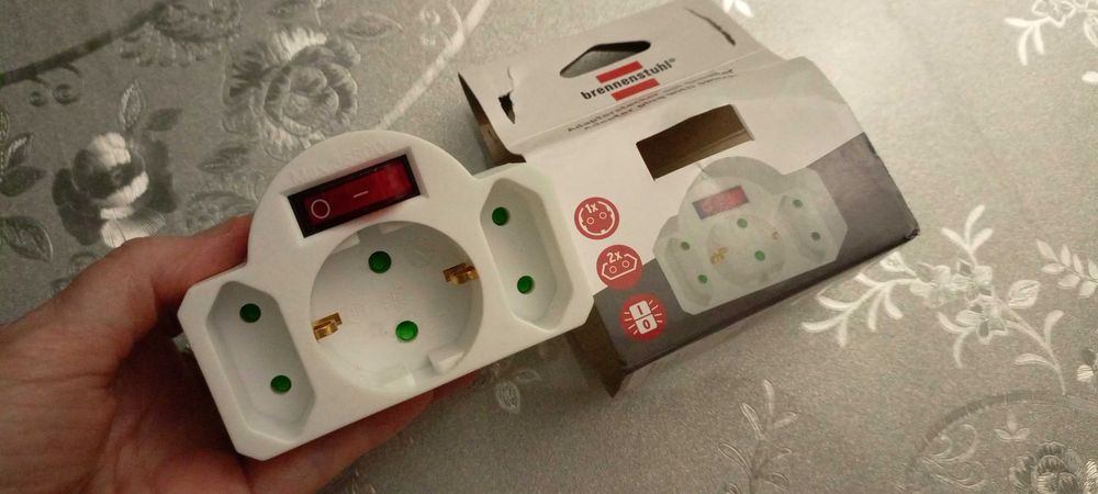 Тройник с сетевым выключателем(Германия)