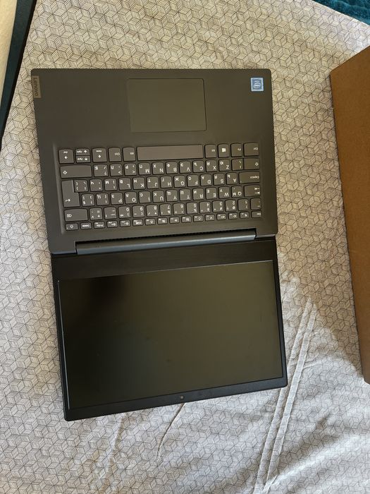 Лаптоп Lenovo V14 IGL