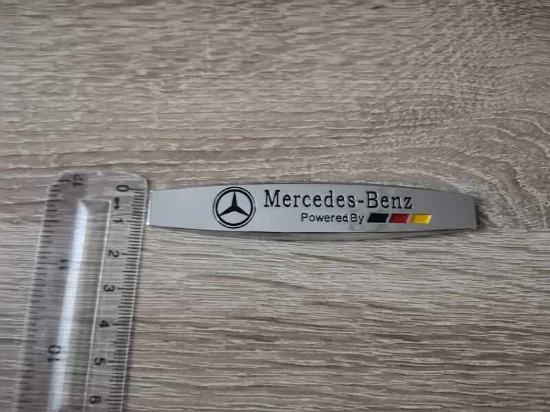 Емблема за калник Powered By Mercedes Benz