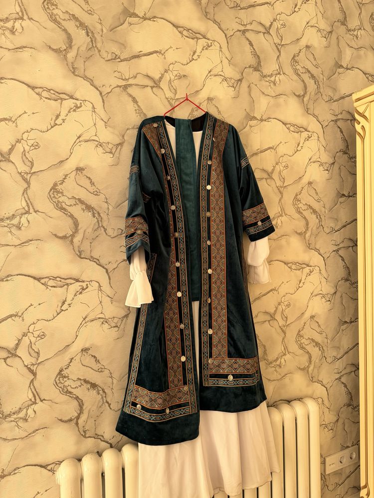 Сдам на прокат казахское платье (этно-костюм)