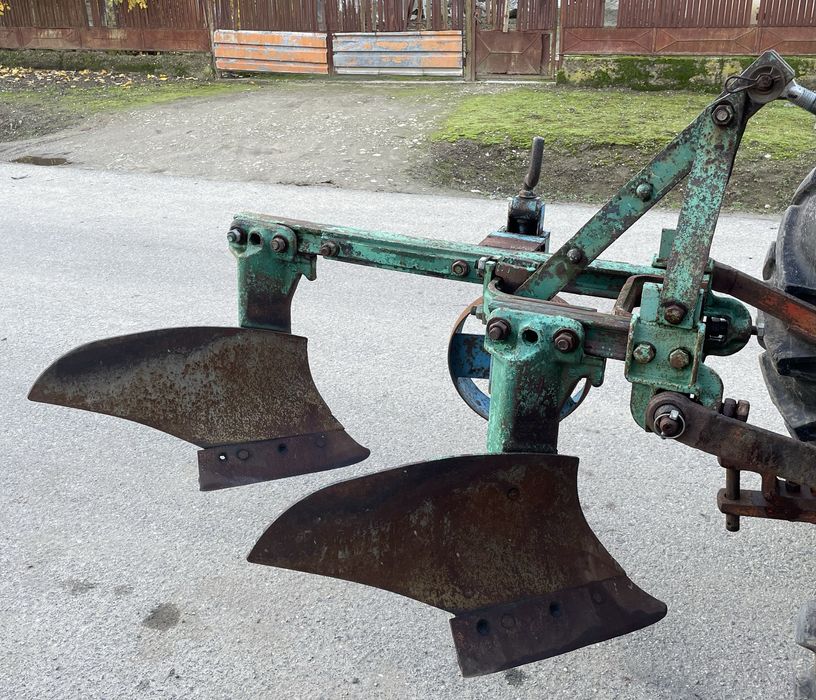 Plug 2 brazde PP2 de Craiova plug pe sina