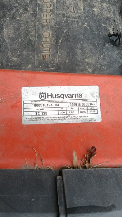 Motor tractoras tuns gazon Husqvarna