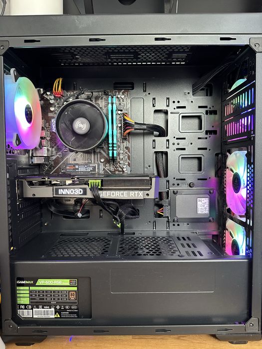 Pc gaming 3060 12gb, ryzen 5 5600G, 16 gb ram.