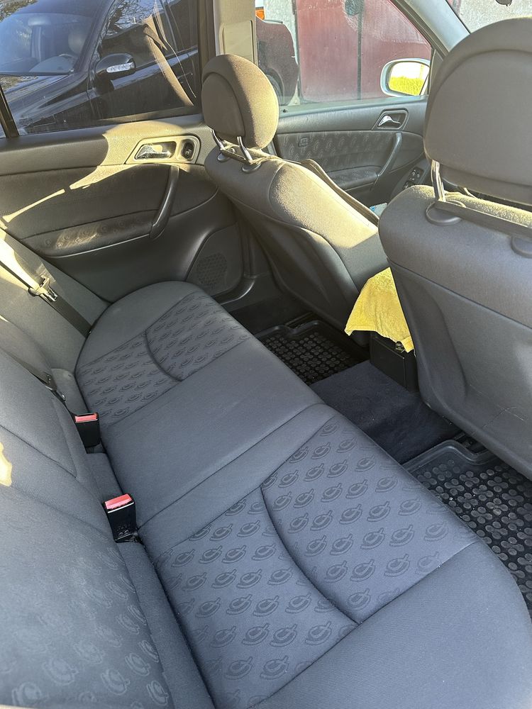 Vand Mercedes C-class T-model 220