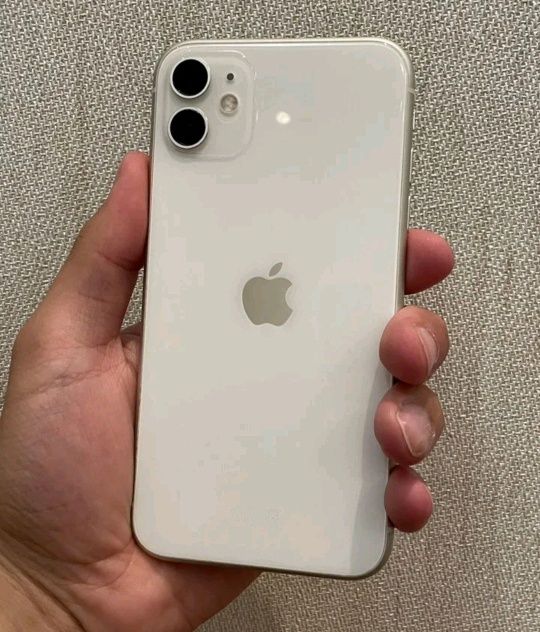 IPhone 11 б/у рабочий на 128 гб