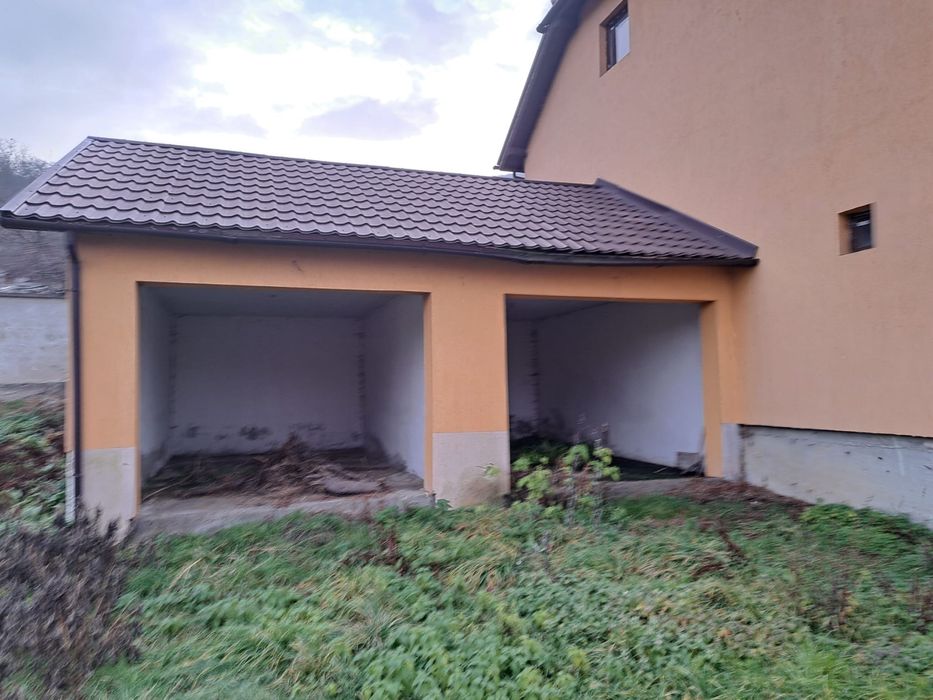 Vand cladire in deva cu 4 apartamente