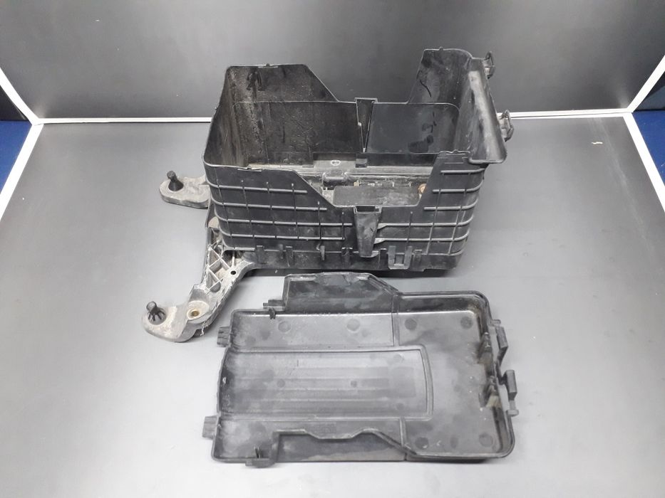 Carcasa baterie skoda octavia vw golf 5 jetta touran passat b6