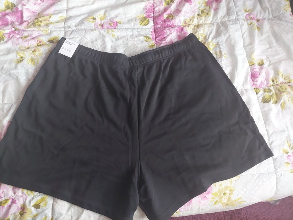 Дамски къси панталони Nike