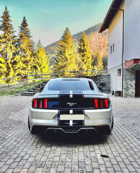 Ford Mustang 2.3 EcoBoost • 2016 • 80.000 km • Full • Automat