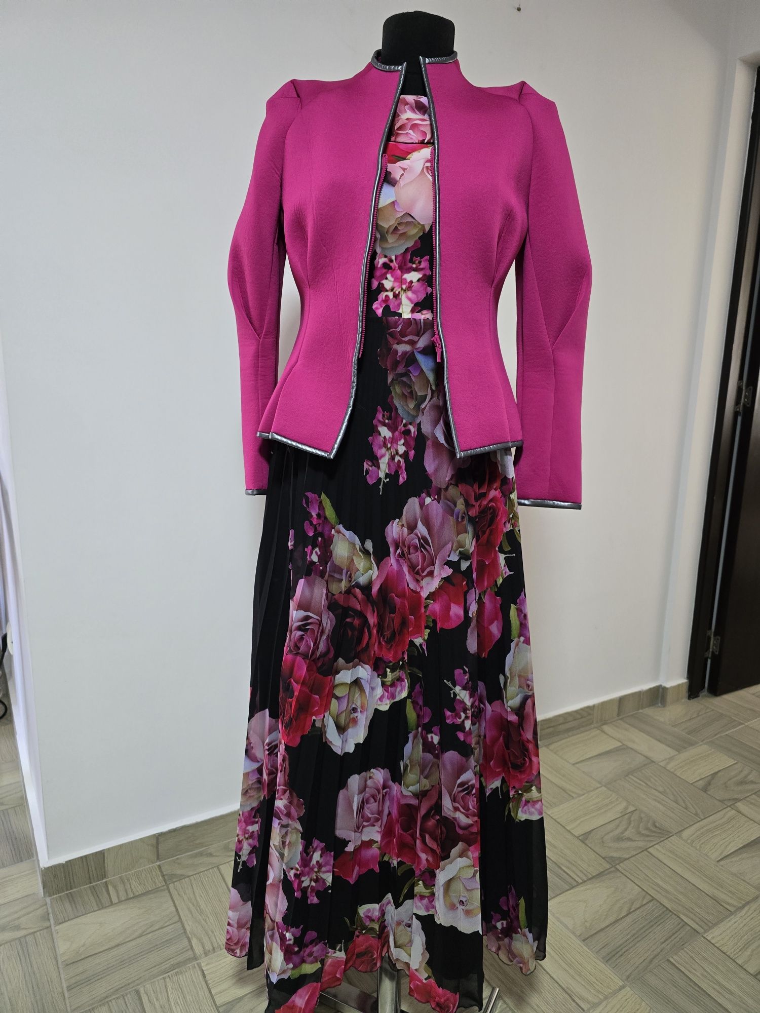 Rochie imprimeu floral, plisata, model superb
