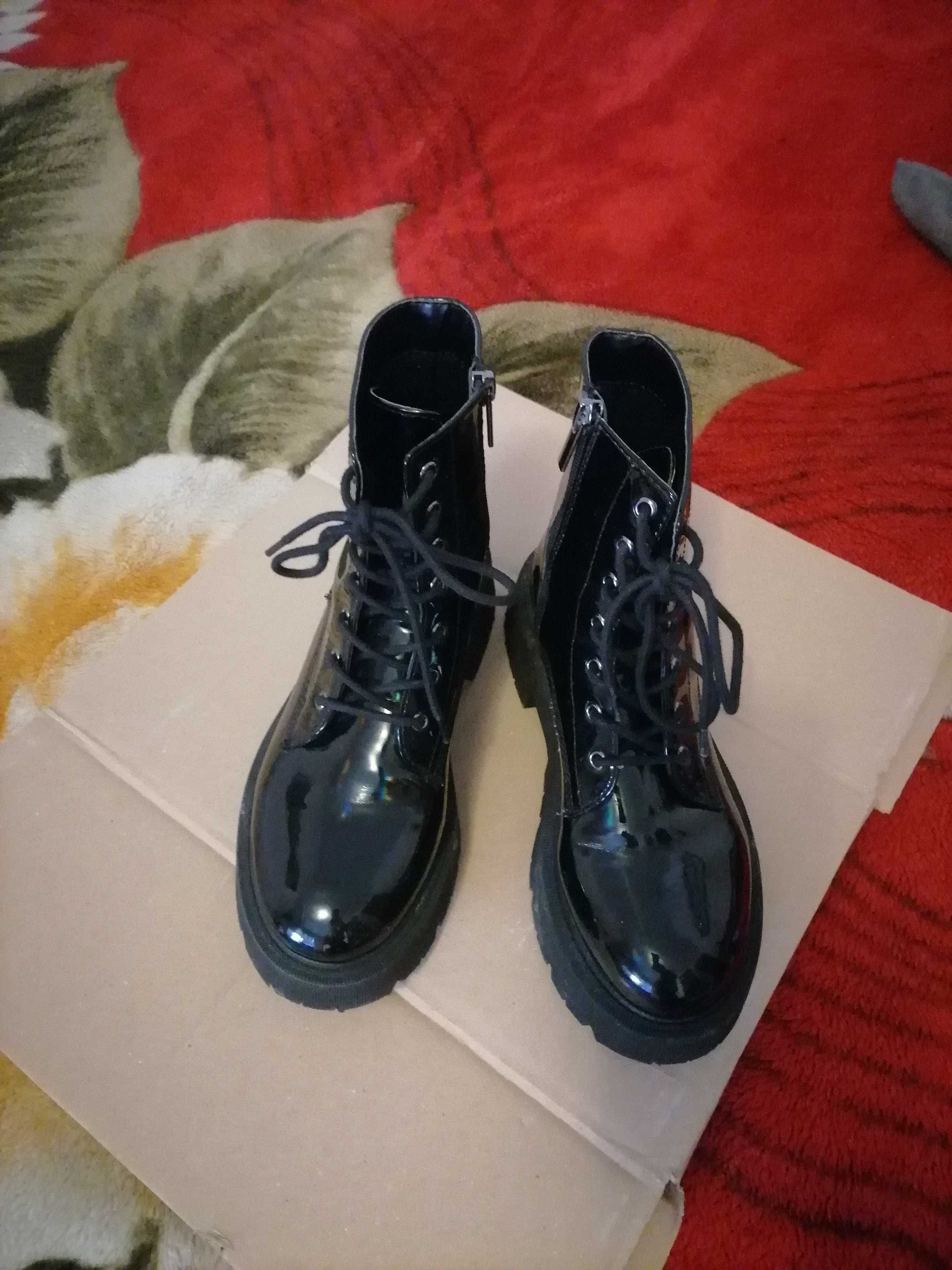Bershka ghete dama din piele ecologica lacuita mas. 36 culoare negru