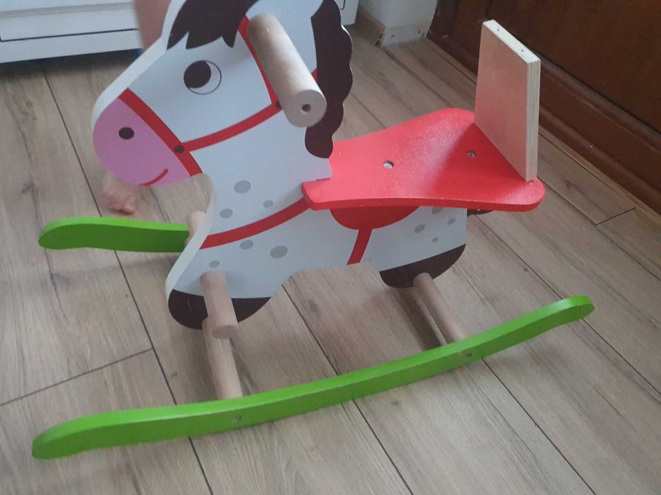 Дървено конче люлка
