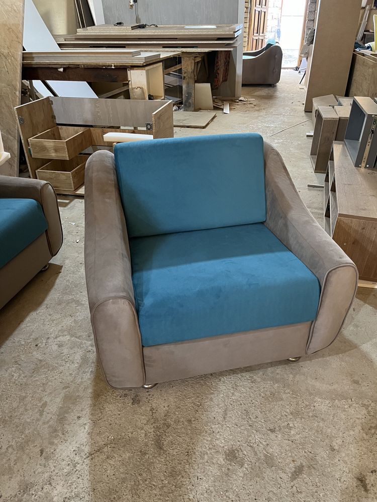 Перетяжка обивка реставрация мягкой мебели (диваны, кресла, стулья)