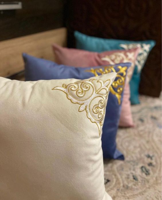 Тойбастар подушки