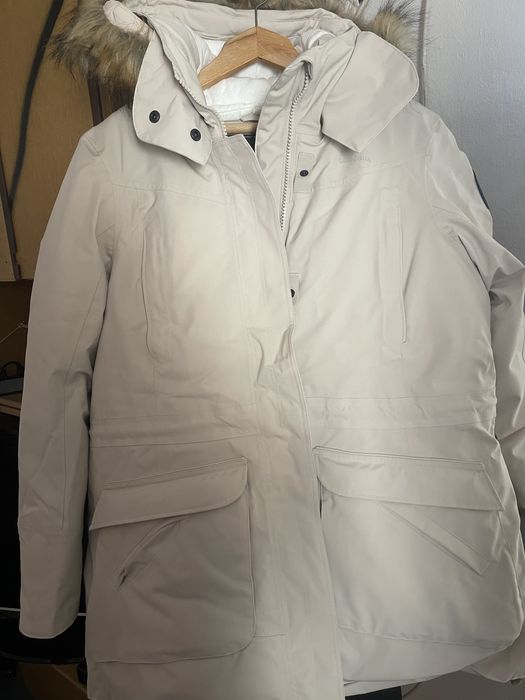 Дамско непромокаемо яке