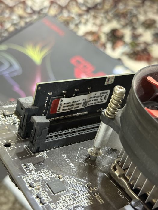 Plata Colorful B250A btc v21. Xolati yengide aybi yoq, srochna sotilad