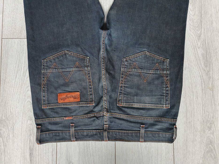 Blugi WRANGLER "Arizona" - Marime W36 L30 (Talie 93 cm)