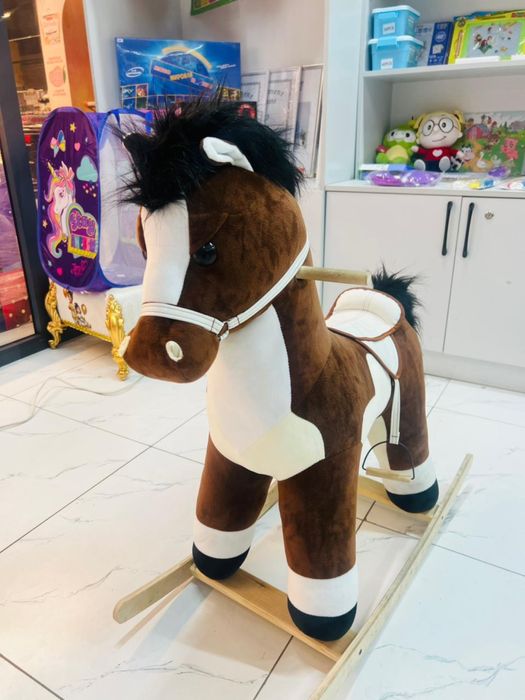 Лошадка деревянная