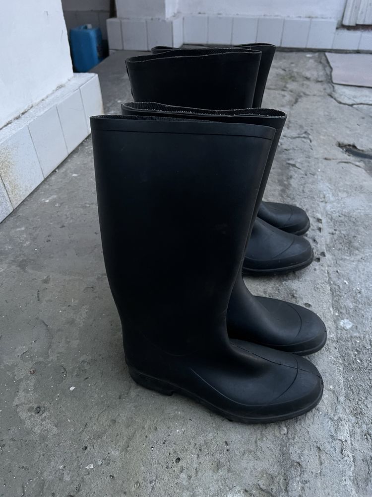 Продам резиновый сапог