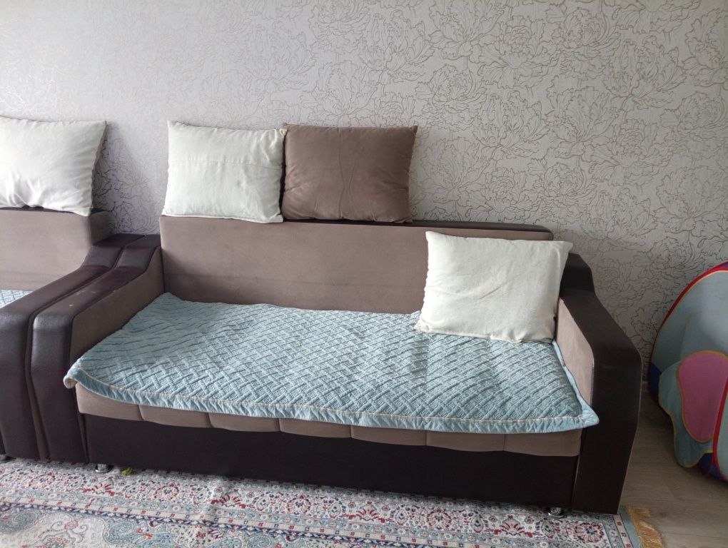 Большой диван и мини дмванчик
