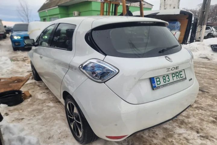 lampa tripla stop bara spate haion  spira volan panou clima navigatie display oglinda stanga dreapta  Renault Zoe, an 2019, motor electric cod 5AQ607, putere 44.5 KWh, cutie de viteze automata, cod RA0001