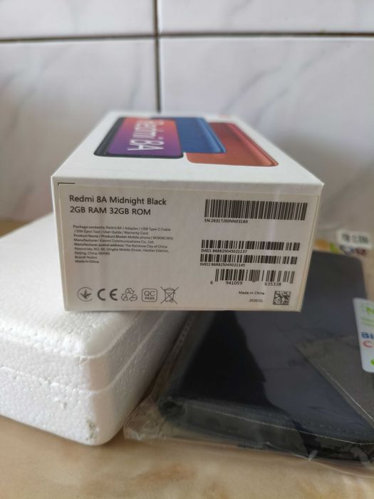 REDUCERE - Telefon Xiaomi Redmi 8A + Husa + Folie sticla