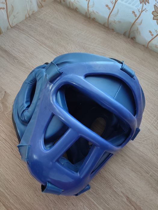 Vând echipament pentru sport de contact