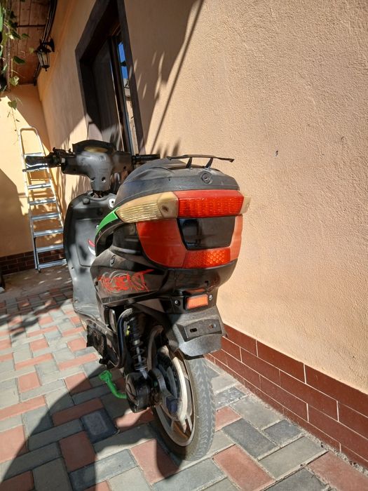 Vând Scuter Electric