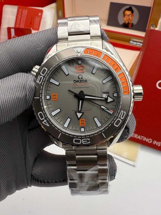 omega seamaster planetocean сребристо сиво