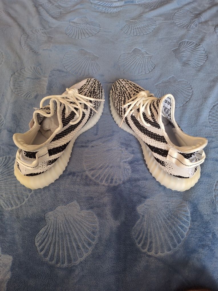 Adidas Yeezy Boost 350 V2 Zebra 43 и 1/3 | 44.   НОВИ!