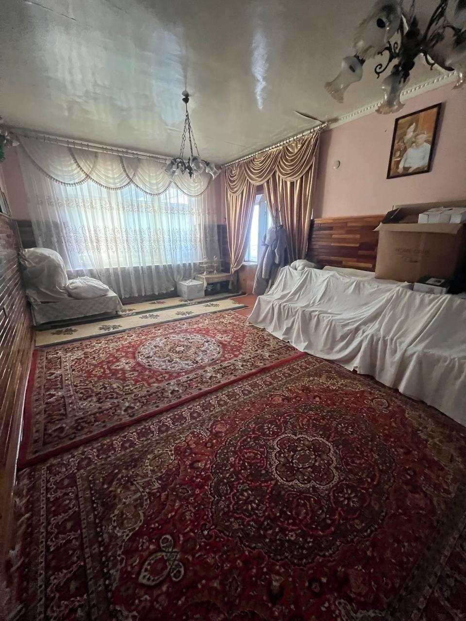 Саламатина яккасарой туманида 4 сотих углавой участка сотилади
