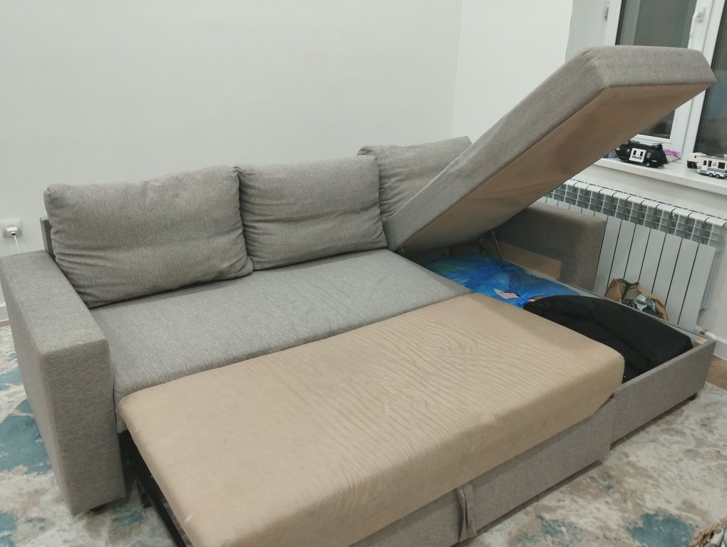 Продается диван-кровать в отличном состоянии.