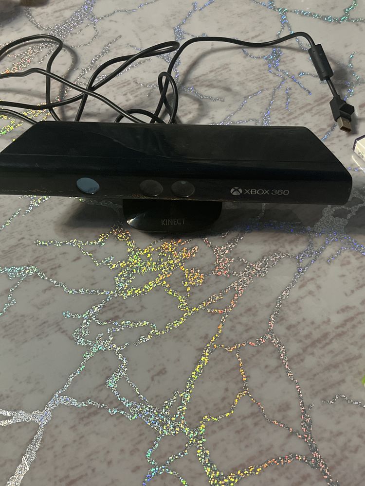Xbox 360E + Kinect + 8 дисков