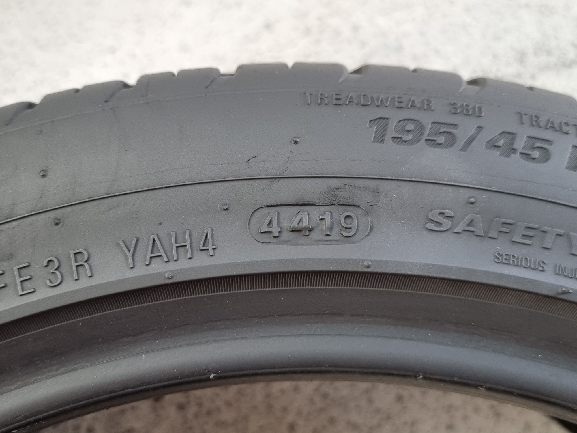 195/45/16 Kumho 2Броя: 120лв 6.5мм