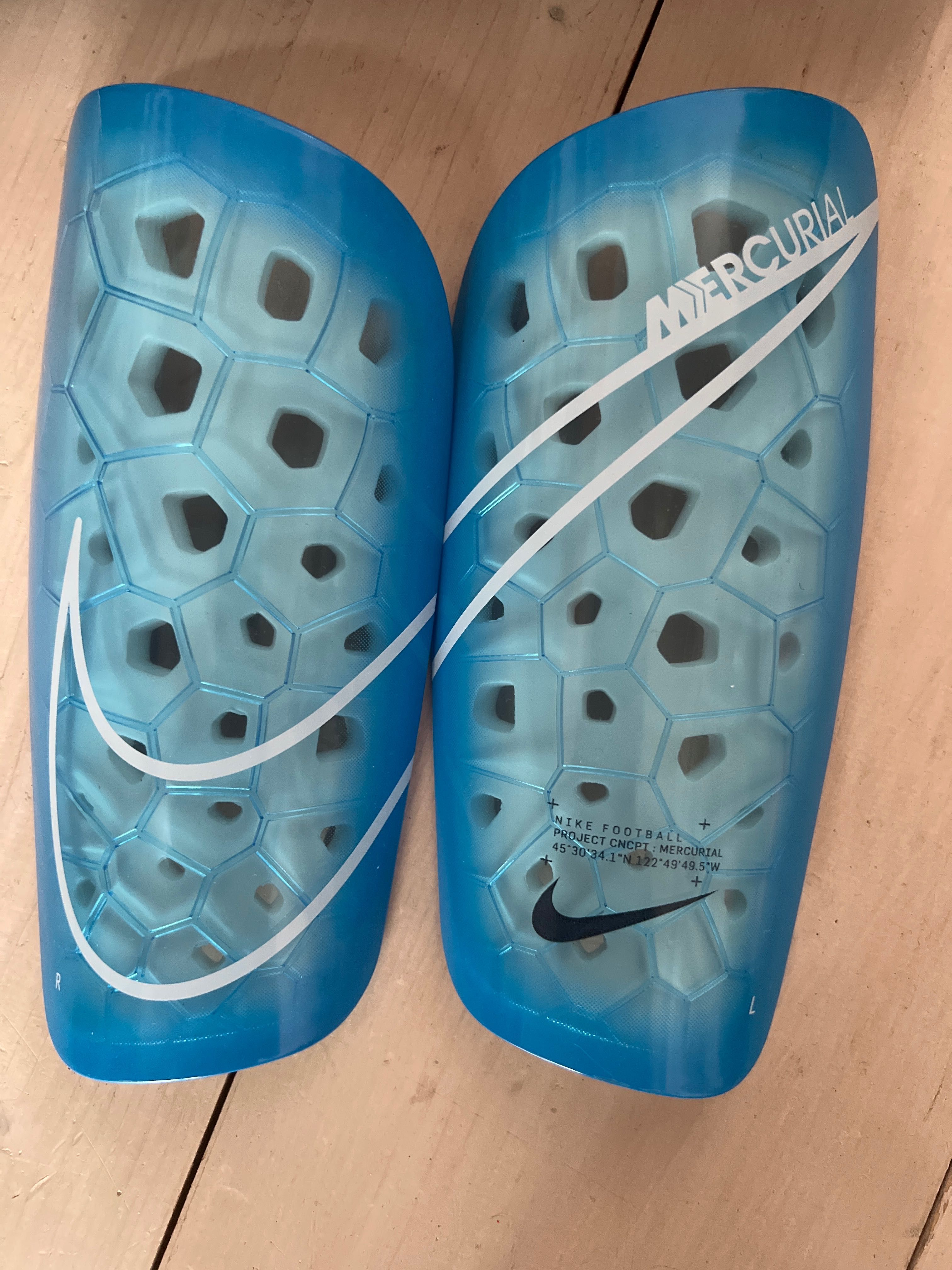 Футболни кори Nike mercurial М размер