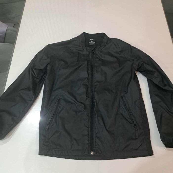 Яке Nike за дете-м размер137-147 см.