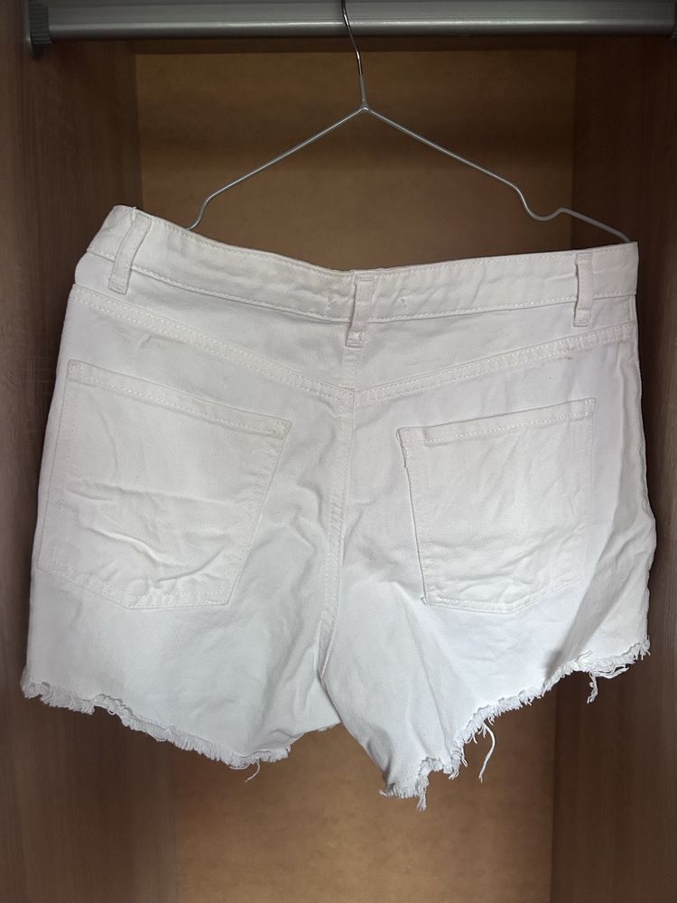 LCW Jeans бели къси накъсани дънки . Размер -30