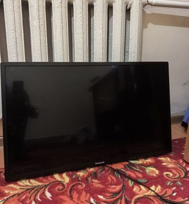 Panasonic Tv 82cm