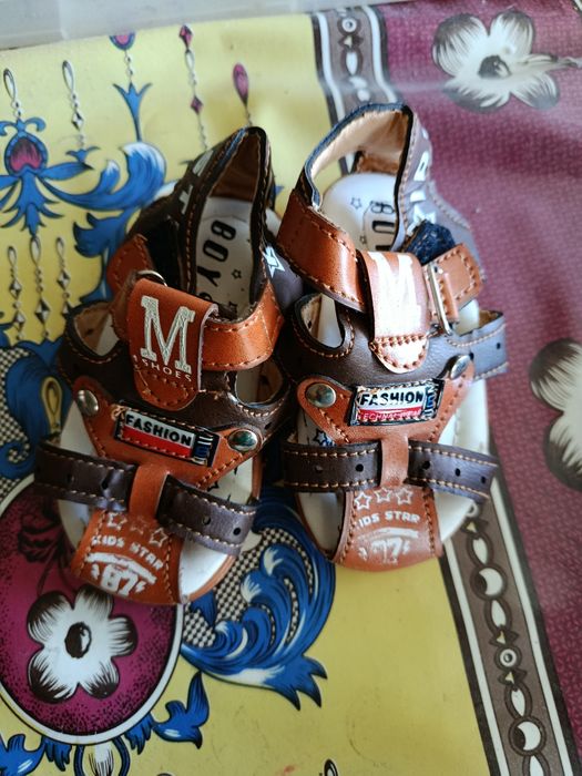 Отдам детскую обувь