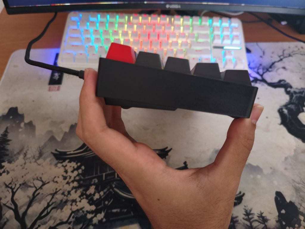 Продам магнитную клавиатуру drunkdeer g60