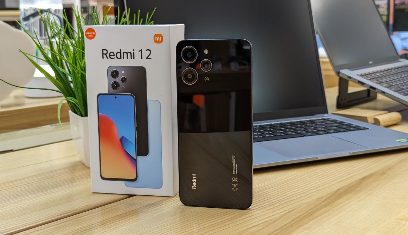 Продаю смартфон Redmi 12. Смартфон сотилади