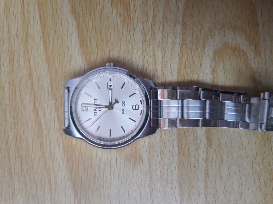 Мъжки часовник Tissot и Rado