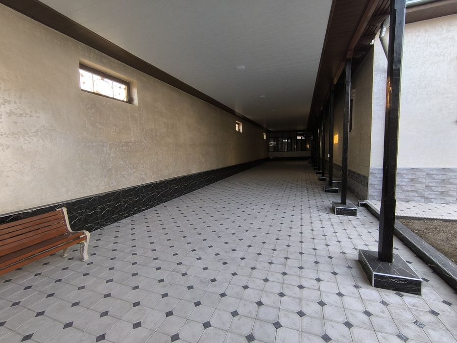 Продается участок с домом в городе Янгиюле.