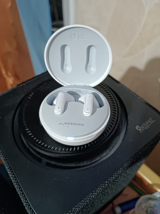 Продам наушники оригинал
