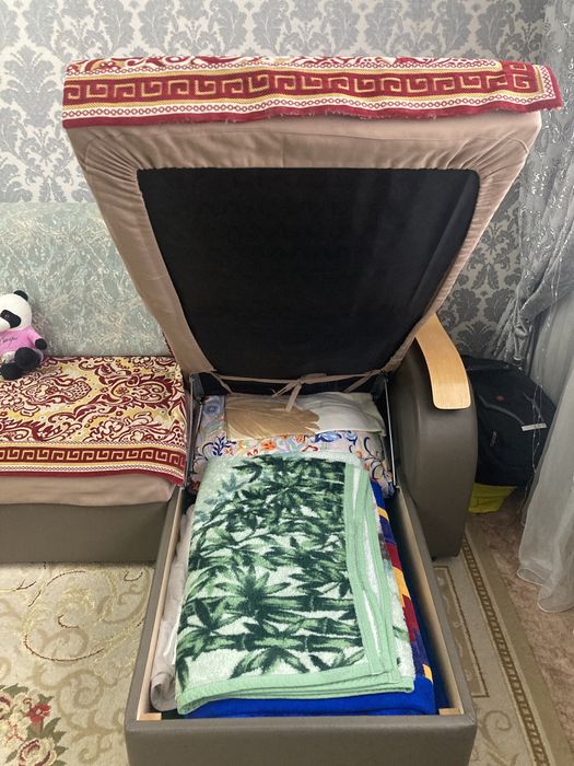 Угловой диван в гостинную