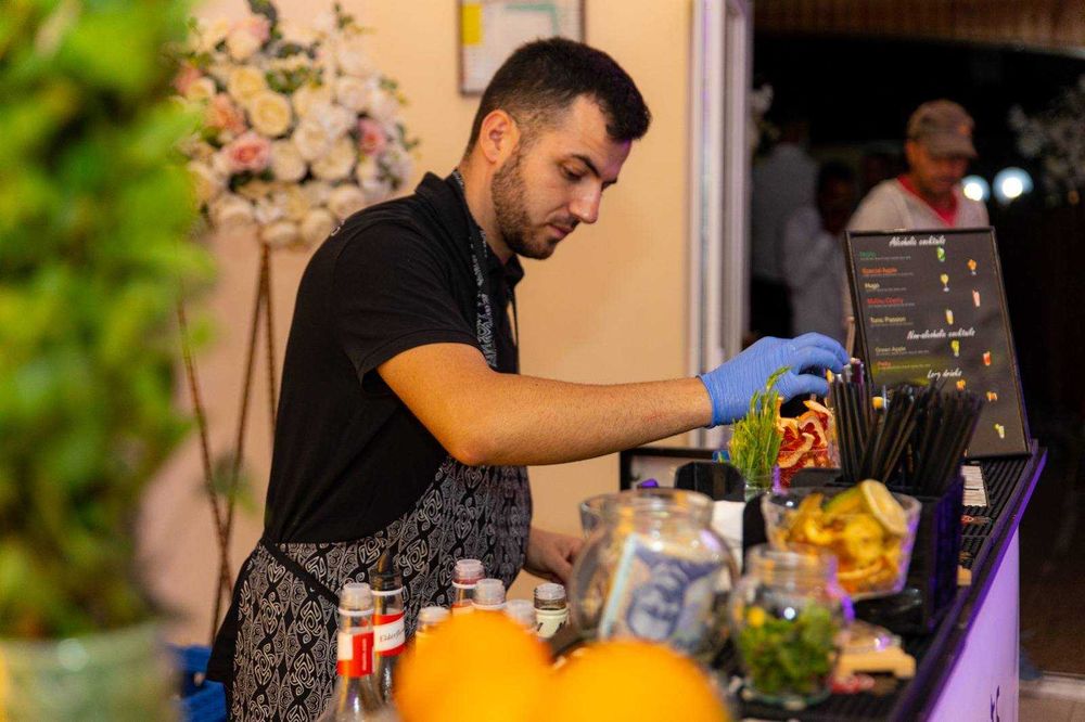 Cocktail bar evenimente bar mobil/cocktail bar nunta/ evenimente